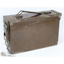 SMALL WWII AMMUNITION SHELL BOX.