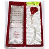 Image 1 : VALENTINE GLASS ROSE WITH VELVET CASE & POEM