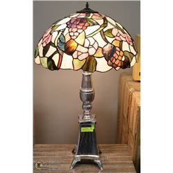 TIFFANY STYLE STAINED GLASS PARLOUR TABLE LAMP