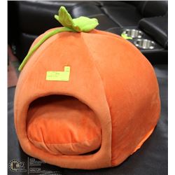 PUMPKIN CAT BED.
