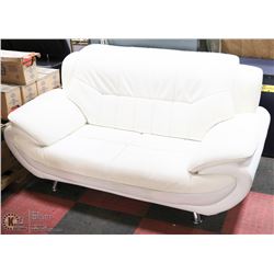 ESTATE WHITE LEATHER LOVE SEAT (67"L X 35"W X 33"-