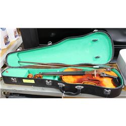 GERMAN STRATOVARIOUS COPY VIOLIN WITH CASE & BOW