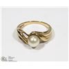 Image 1 : ESTATE LADIES PEARL 10K GOLD RING