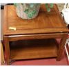 Image 1 : LIVING ROOM END TABLE