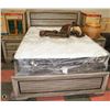 Image 1 : NEW QUEEN SIZE BEDFRAME WITH 2 NIGHT STANDS ON