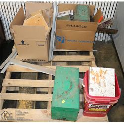 SMALL PALLET OF ASSORTED TOOLS