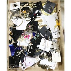 FLAT OF 50 PAIRS OF NEW FASHION EARRINGS