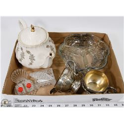 FLAT OF ESTATE ITEMS, INCL CHINA TEAPOT, VINTAGE