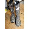 Image 2 : PAIR OF RED HEAD INSULATED BOOTS SIZE 10