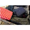 Image 2 : LOT OF NEW LADIES HANDBAGS AND PURSES