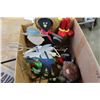 Image 2 : BOX OF CANUCKS FIGURES