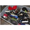 Image 2 : LARGE TOTE OF UTENSILS AND FLATWARE