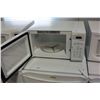 Image 2 : WHITE KENMORE MICROWAVE