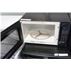 Image 2 : BLACK KENMORE MICROWAVE