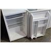 Image 2 : WHITE KENMORE BAR FRIDGE