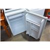 Image 2 : WHITE KENMORE BAR FRIDGE