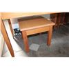Image 3 : MODERN MAPLE ENDTABLE