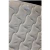 Image 2 : SIMMONS BEAUTYREST HOTEL EXCELLENCE QUEENSIZE PILLOWTOP MATTRESS WITH BOX SPRING