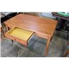 Image 2 : MODERN 1 DRAWER DESK