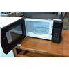 Image 2 : BLACK DANBY MICROWAVE