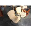 Image 2 : TWO VINTAGE METAL CHAIRS