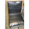 Image 1 : ROLLING BLACK MODERN GAS LIFT OFFICE CHAIR