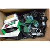 Image 2 : BOX OF CAMERAS AND VINTAGE CASES
