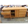 Image 2 : PALLISAR OAK DRESSER