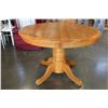 Image 2 : ROUND MAPLE DINING TABLE WITH JACK KNIFE LEAF AND FOUR OAK ROLLING CHAIRS