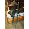 Image 1 : GREEN METAL FOLDING SHELF
