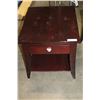 Image 2 : PAIR OF ONE DRAWER MAHOGANY FINISH NIGHTSTANDS BY SKLAR PEPPLAR