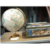 Image 1 : METAL TIN AND GLOBE