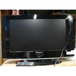 SAMSUNG 28 INCH FLATSCREEN TV WITH REMOTE