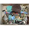 Image 2 : TRAY OF WATCHES AND JEWELLRY