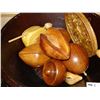 Image 2 : WOOD BOWL WITH FRUIT AND LOT OF WOOD FIGURES