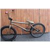 Image 1 : GOLD NO NAME BMX BIKE