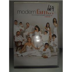 Used Modern Family Season 3