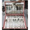 Image 1 : 50 PC SILVERPLATE FLATWARE SET IN CASE