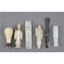 A Victorian plain pear shaped ivory desk seal, with silver plated mount and vacant matrix, 5.8cm;...