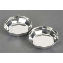 A pair of silver plain polygonal sweetmeat dishes, with deep sides, 7.5cm diam, London 1958 80/10...
