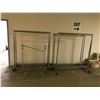 Image 1 : 8 PORTABLE GARMENT RACKS