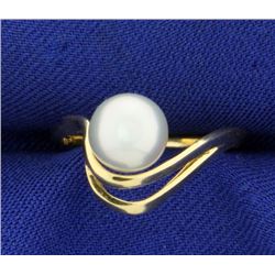 Unique Pearl Ring in 14K Yellow Gold