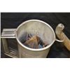 Image 2 : Vintage Metal Oil Can