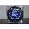 Image 1 : Toronto Maple Leafs - Doug Gilmour Autographed Puck & Case