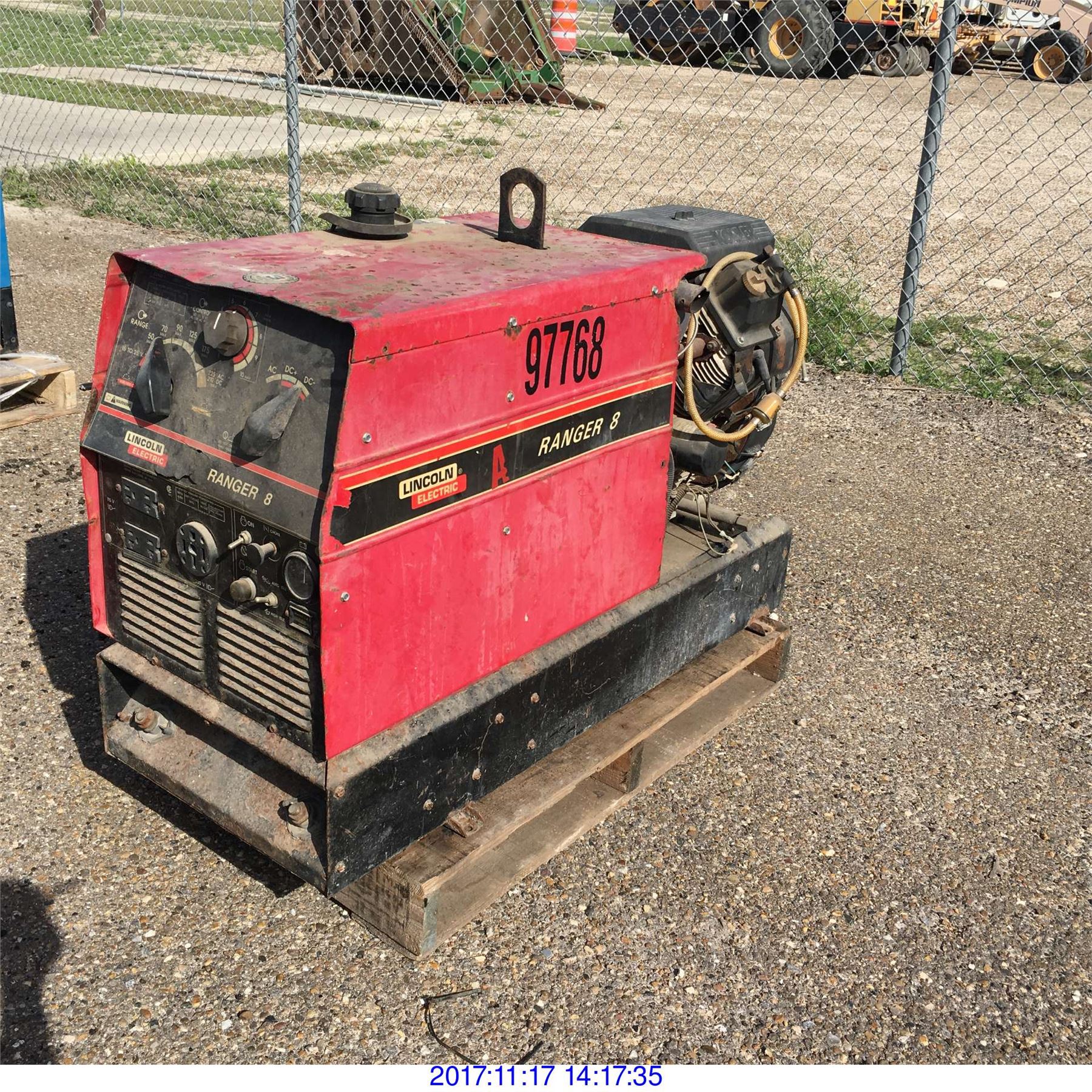 LINCOLN RANGER 8 WELDER