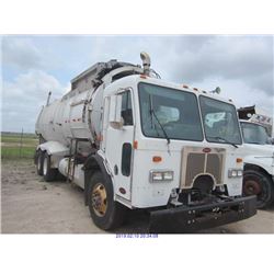 2010 - PETERBILT 320