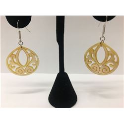 Yellow Shell .925 Sterling Silver Earring 1.0g