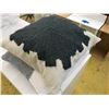 Image 4 : 3 Accent Pillows: 20X20 Gray White Knit by Ugg, White w/Applique, Dark Gray Rectangular JUST ADDED