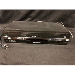 TOSHIBA DVD VIDEO PLAYER/VIDEO CASSETTE RECORDER