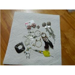 ASSORTED EARRINGS - some may be silver - SINGLES, NEW & OTHER